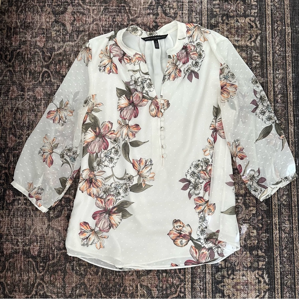 White House Black Market Floral Blouse // 8

#whitehouseblackmarket #blouse
